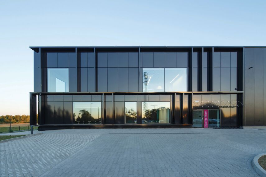 ConceptSystem 59Pa Windows and CW 50-HI Façades - Pivexin Technology Headquarter located in Babice, Poland