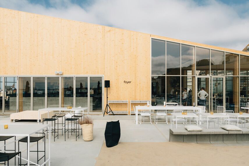 SlimLine 38 Windows and ConceptFolding 77 Sliding & Folding - Entertainment BMW Art Ville located in Knokke-Heist, Belgium