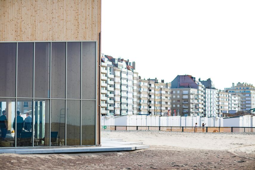 SlimLine 38 Windows and ConceptFolding 77 Sliding & Folding - Entertainment BMW Art Ville located in Knokke-Heist, Belgium