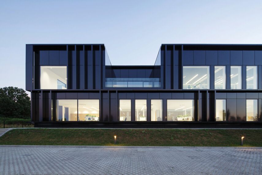 CW 50-HI Façades and ConceptSystem 59Pa Windows - Pivexin Technology Headquarter located in Babice, Poland